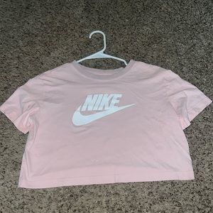 ❌❌SOLD❌❌Nike crop top